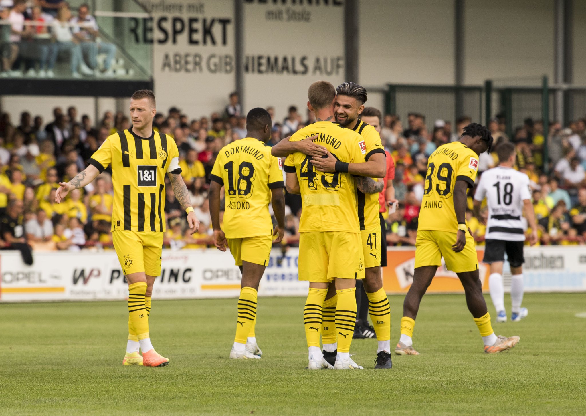 1860 München x Dortmund: onde assistir, horário e escalações do