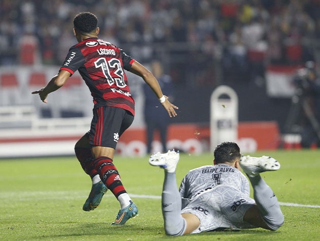 Grupo unido! Jogadores do Flamengo celebram vitória sobre o São