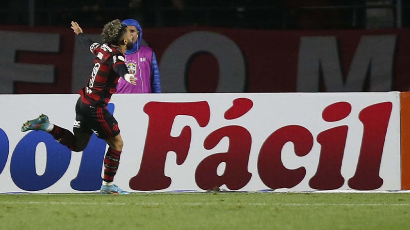 Grupo unido! Jogadores do Flamengo celebram vitória sobre o São