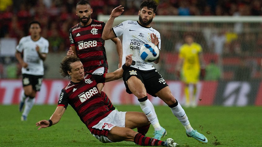 Corinthians se agita no mercado e vai em busca de ex-Flamengo