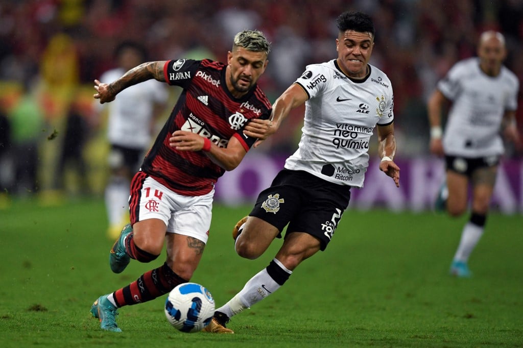 Corinthians x Flamengo: elencos somam quase 700 jogos por seleções e têm  vivência na Europa