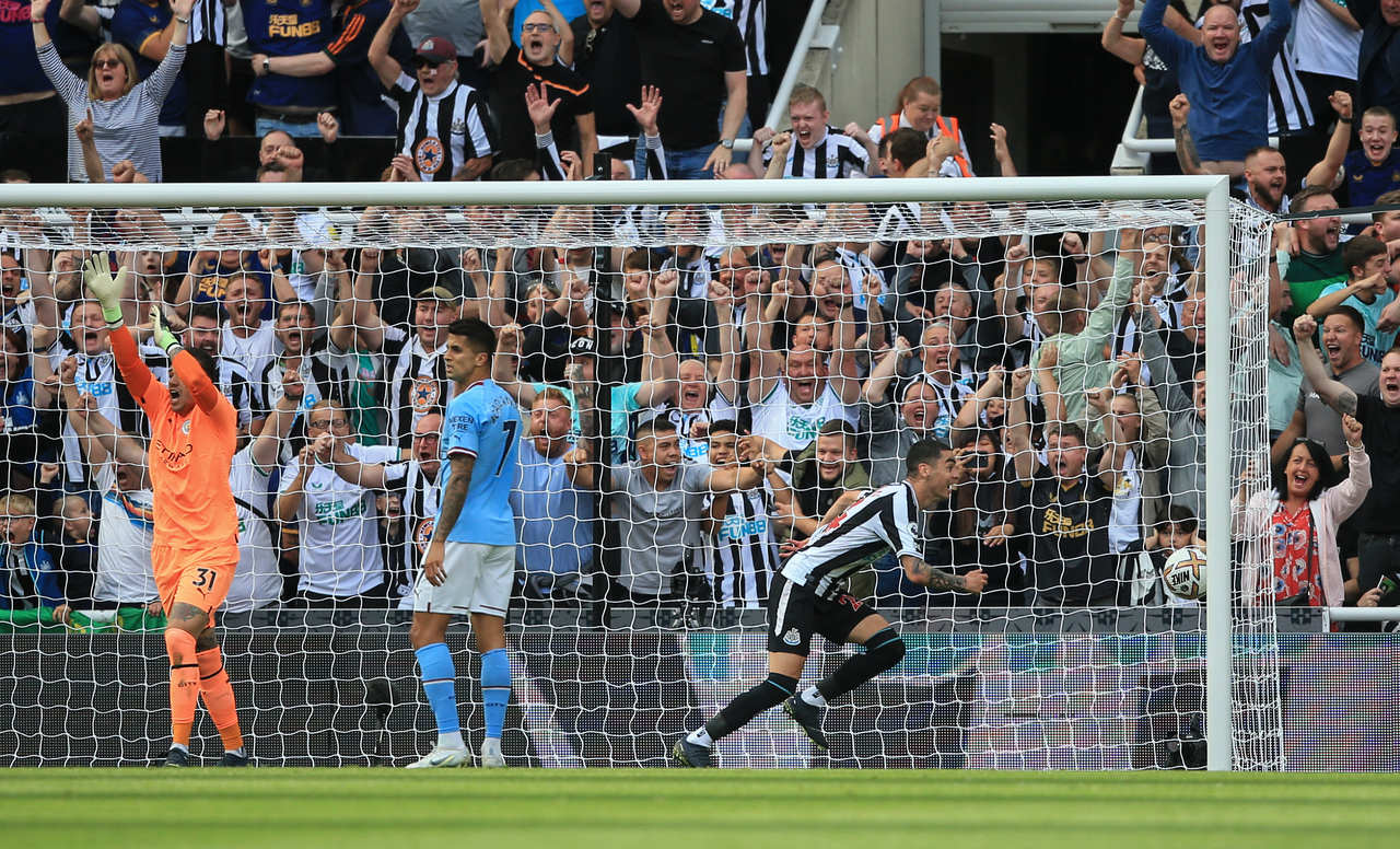 Em jogo emocionante e de seis gols, Newcastle e Manchester City empatam na  Premier League