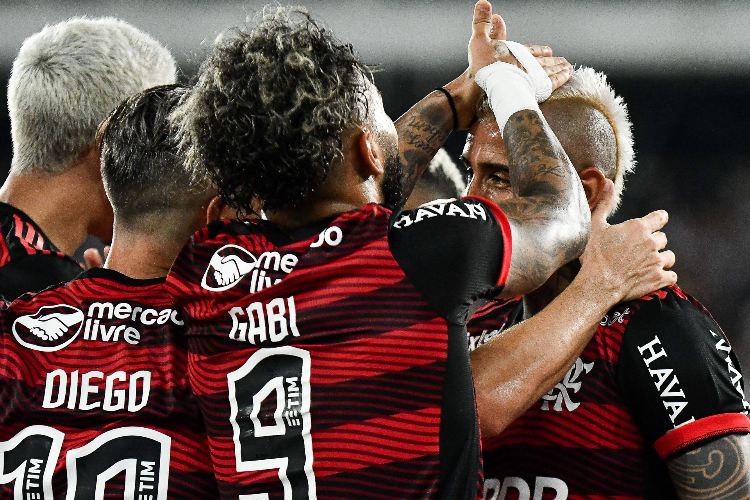 L! Rápido: Flamengo e Palmeiras podem receber valor milionário com  convocados para a Copa - Lance!