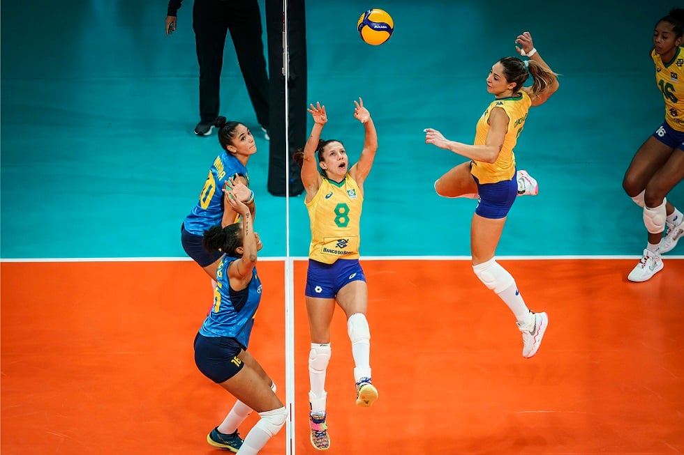 Jogaço! Brasil vence a China no Mundial de Vôlei Feminino e segue em busca  de título inédito - Lance!