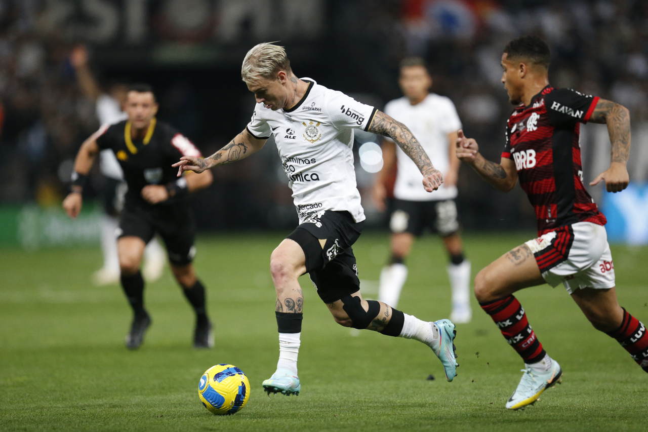 Torcedores de Flamengo e Corinthians se unem pelo mesmo objetivo na final  da Libertadores – LANCE!