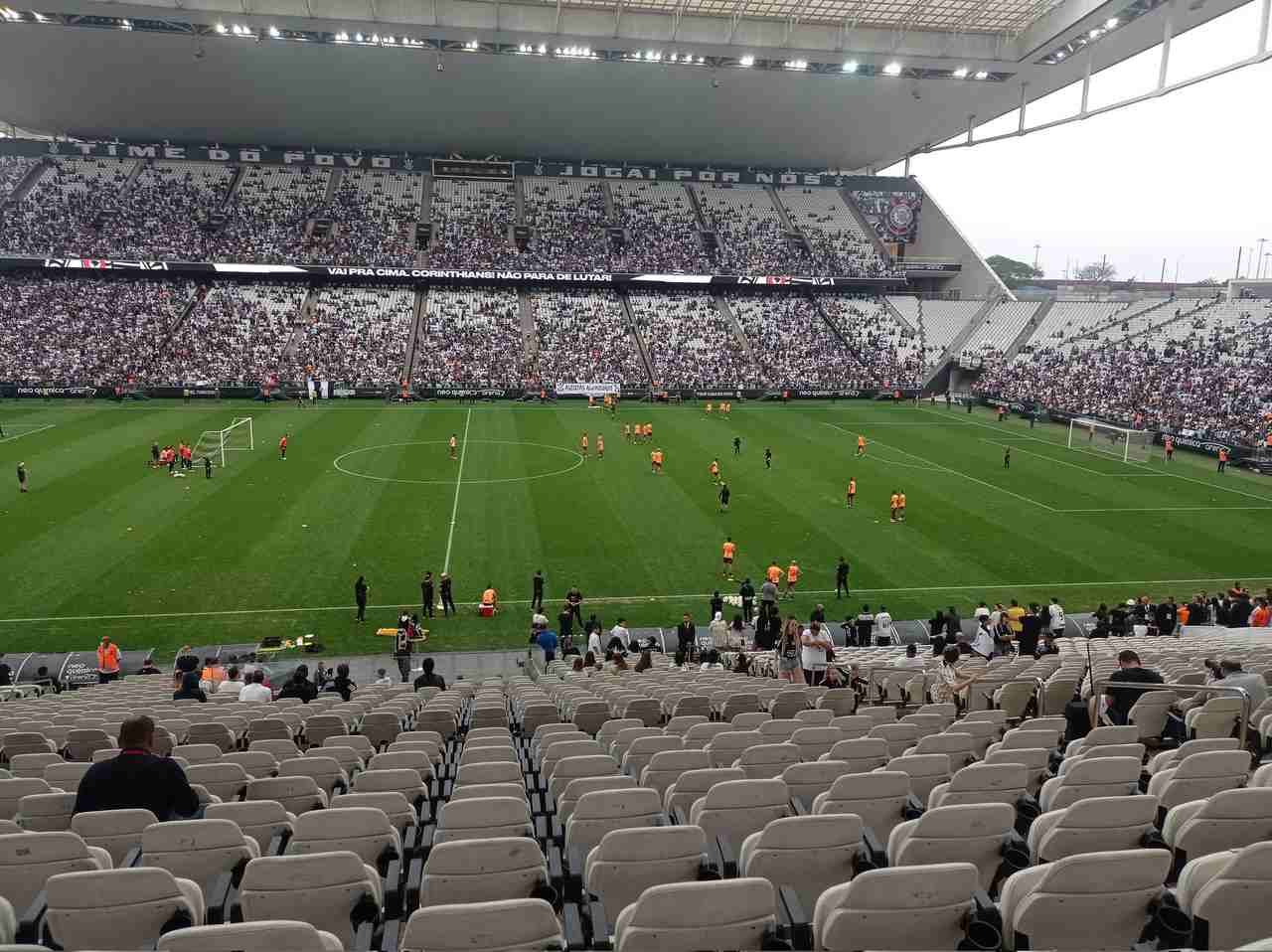 Neo Química Arena recebe torcida em treino aberto para a semifinal da Copa  do Brasil