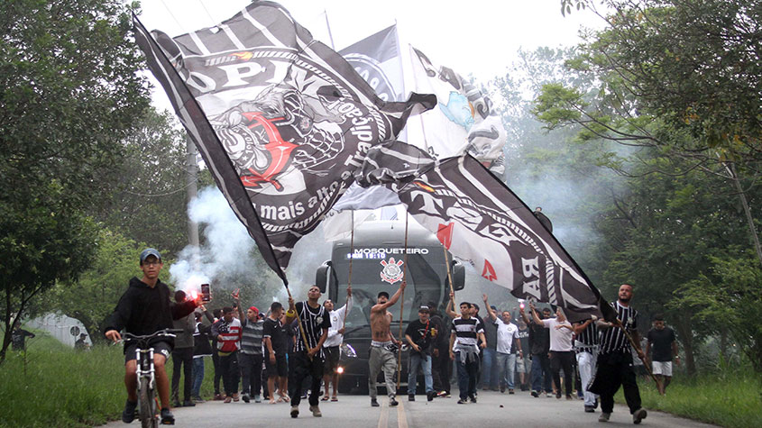 As armas de Flamengo e Corinthians caso a final da Copa do Brasil seja  decidida nos pênaltis - Lance!