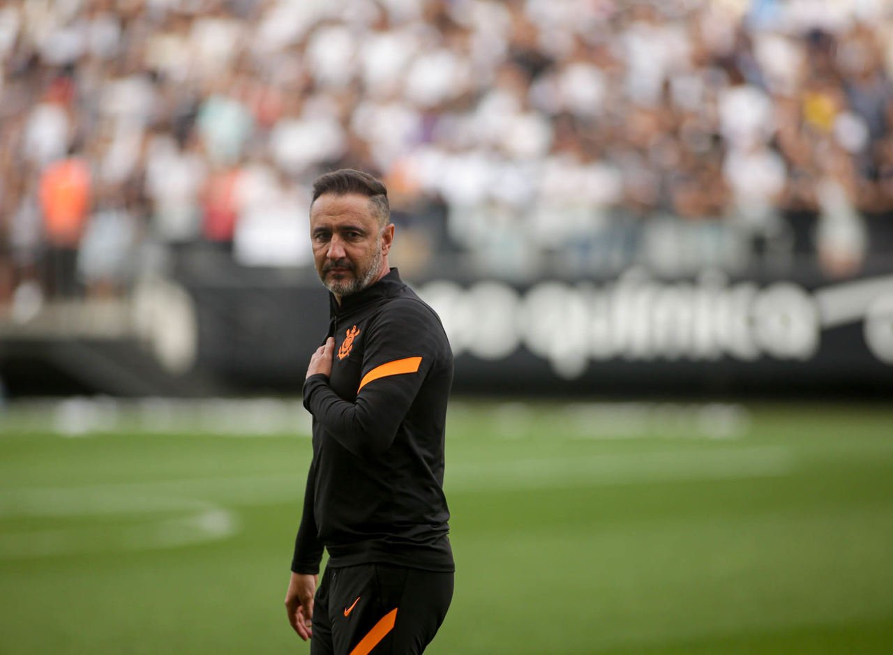 Vítor Pereira, do Corinthians, se retrata após declaração sobre cargo  ameaçado: 'Não me expressei da melhor forma' - Lance!