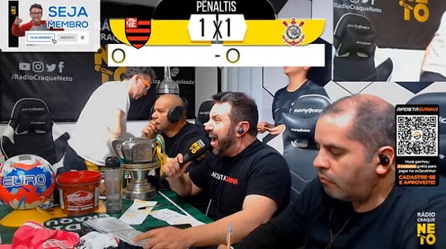 Pedro comemora gol pelo Flamengo em Libras e explica o significado; confira  - Flamengo - Extra Online