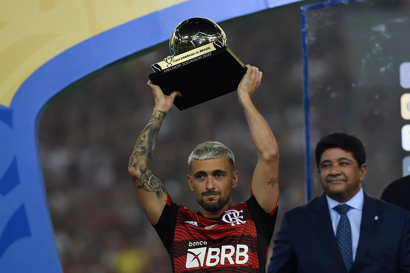 Herói do título, brasileiro Neto é eleito o melhor jogador da Copa