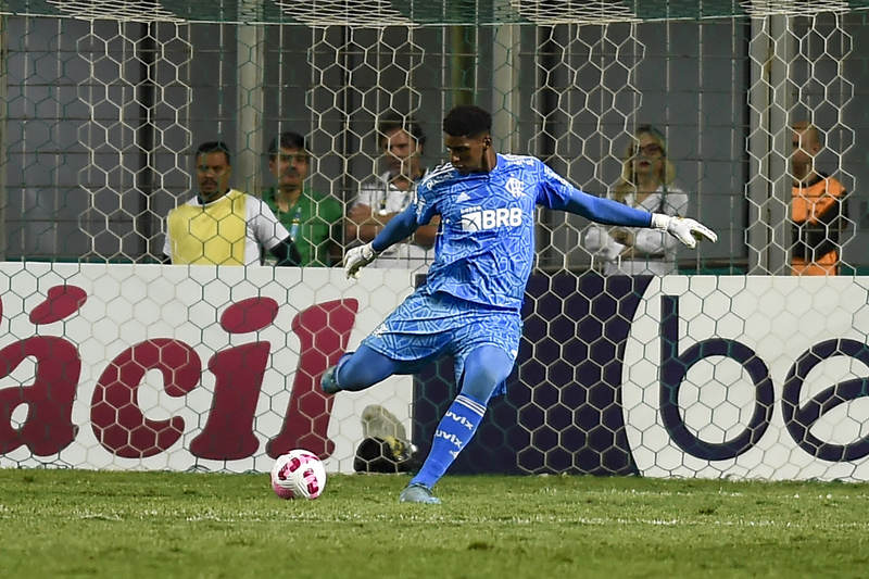 Flamengo recebe sondagens de clubes árabes por Thiago Maia - Lance!