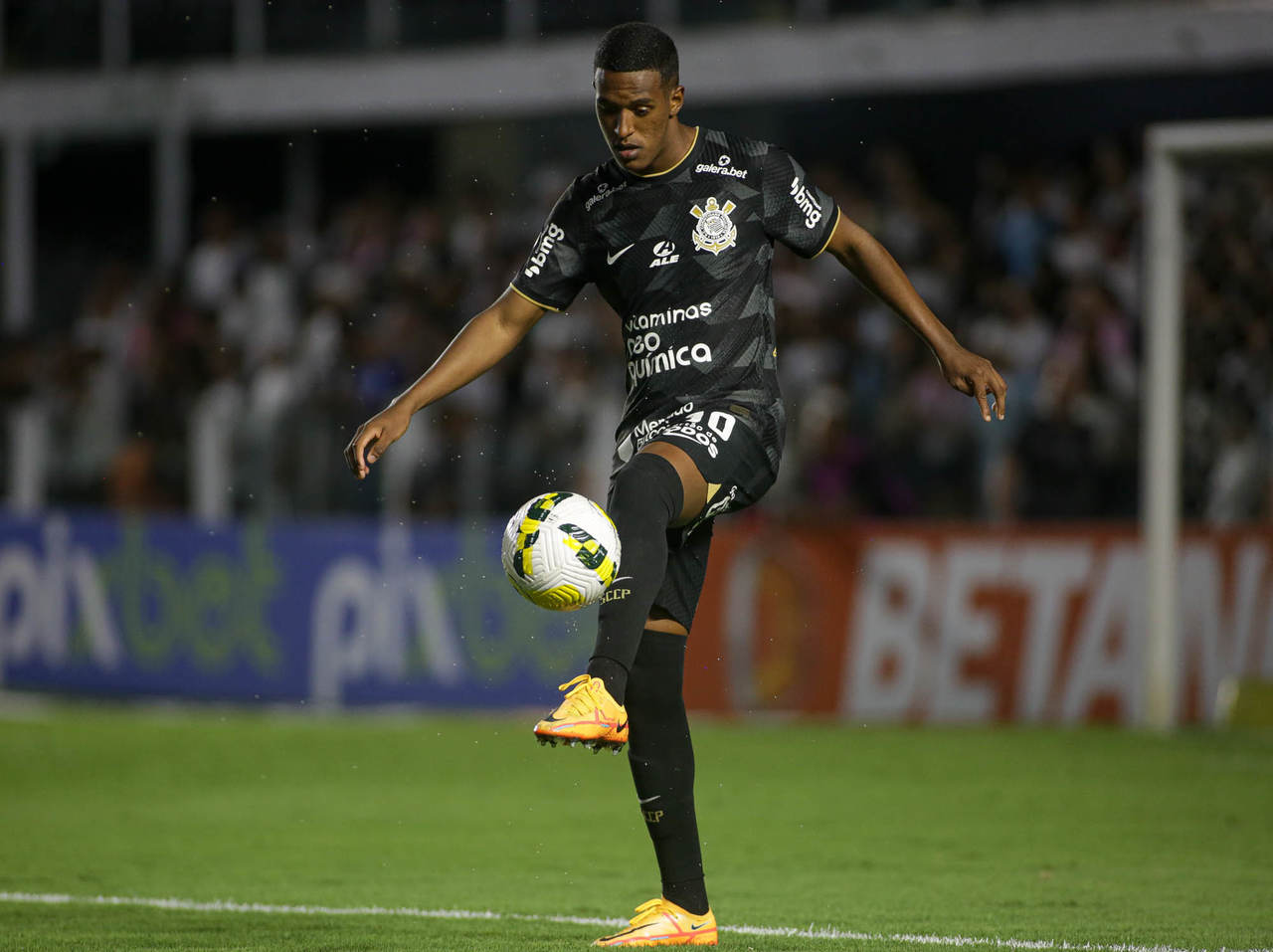 Romero faz publicação enigmática assistindo jogo do Corinthians