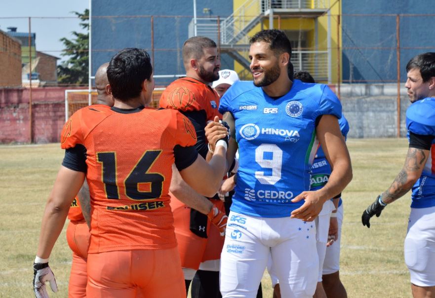 MARINGÁ - Coritiba Crocodiles fatura o Brasileiro de Futebol Americano -  Orlando Gonzalez