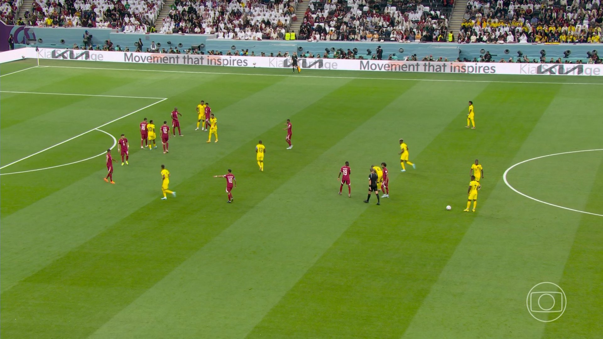 Outro ângulo do impedimento no gol do Equador : r/futebol