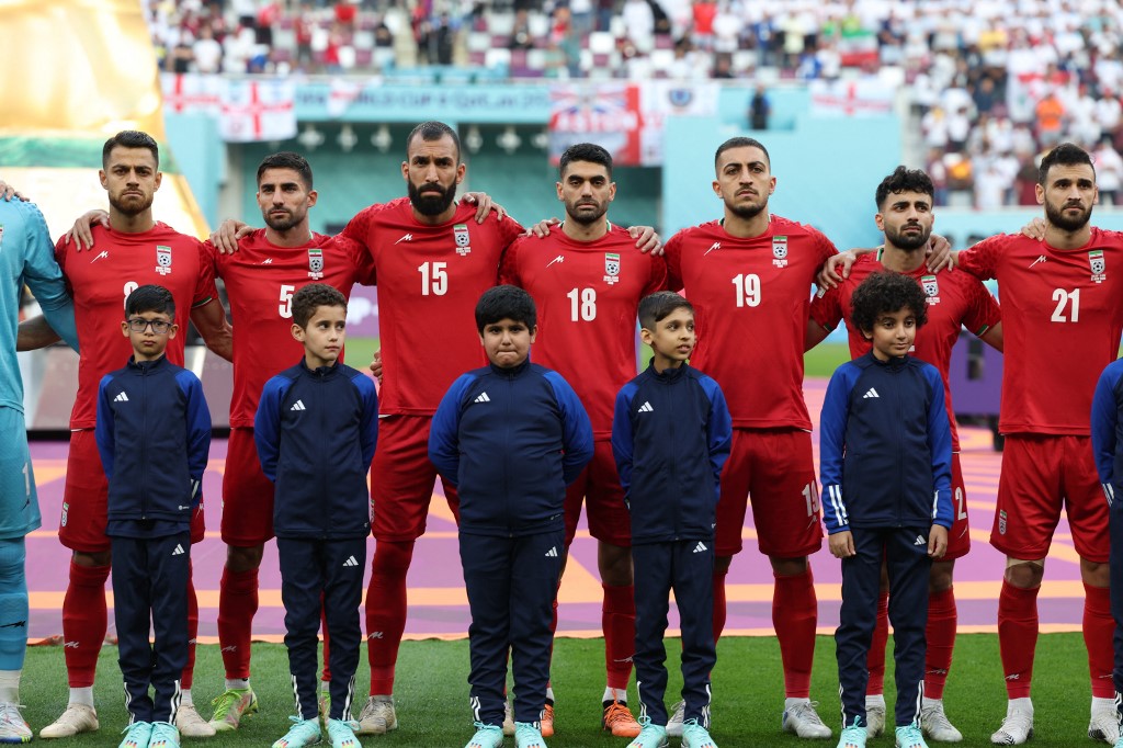 Protesto contra o regime iraniano antecede o jogo Inglaterra-Irão