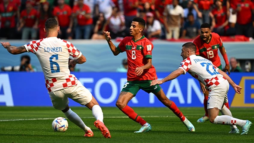 TNT Sports Brasil - O CARA É FÃ DEMAIS DO ROBOZÃO! 👏🇵🇹 O brasileiro  Lucas Mendes, dono da página Cristiano Ronaldo - O Lendário, tá no Porto  pra assistir ao jogo entre