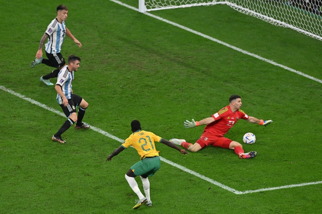 Craque da Austrália na Copa do Mundo se passou por menino para jogar  futebol na infância