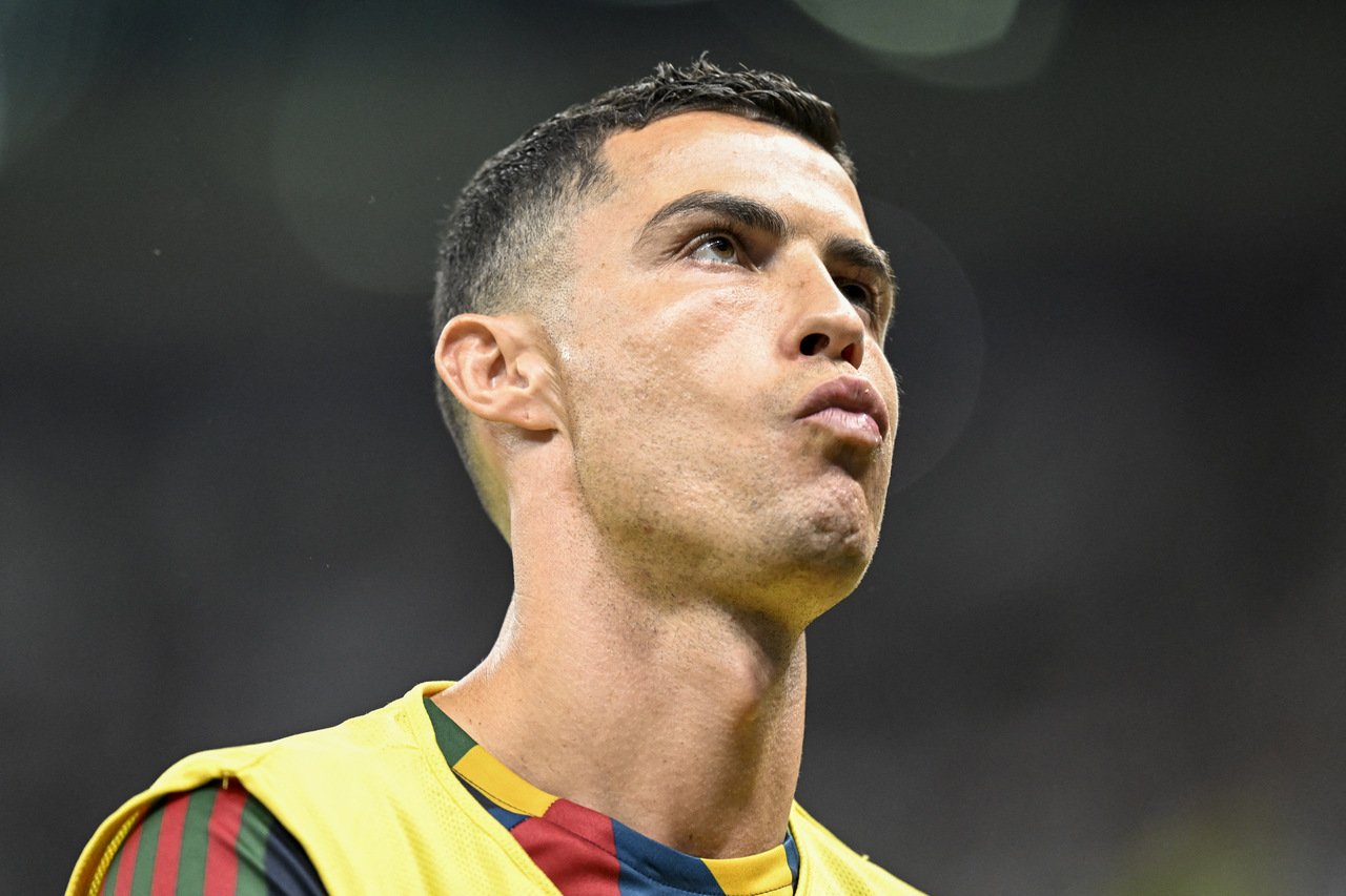 Cristiano Ronaldo entra no segundo tempo contra Marrocos e bate