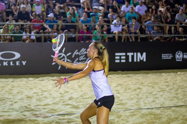 Revista Blog da Re: As novas aventuras de Renata no Beach Tennis