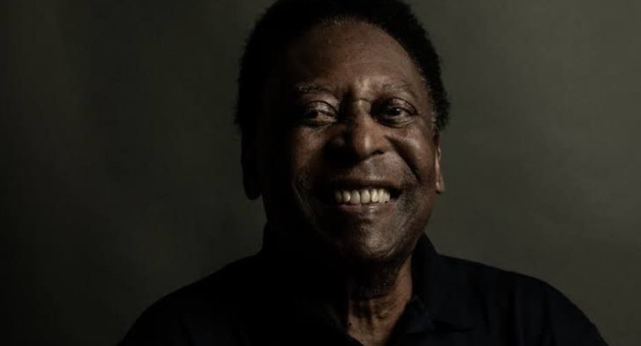 Rua Rei Pelé: moradores lamentam a morte do maior jogador de todos