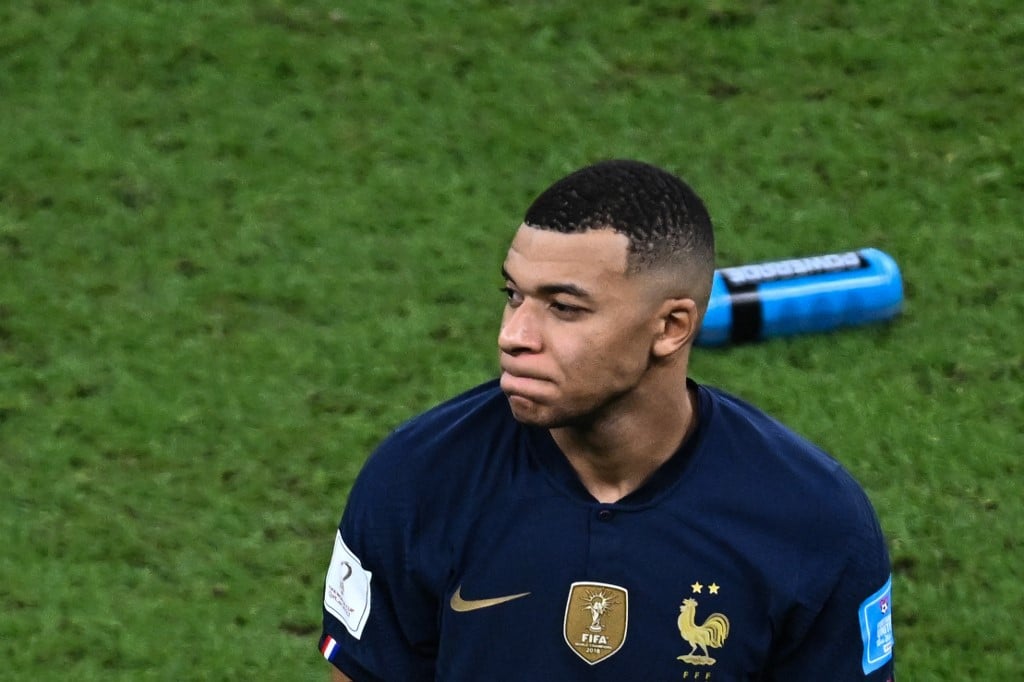 LANCE LIVRE - AS 4 LEGENDS KYLIAN MBAPPE (França) - AS 4