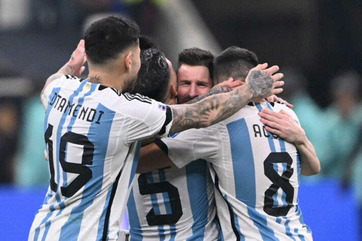 Argentina domina prêmios individuais da Copa após título