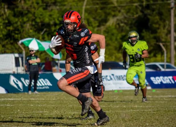 Jogador de futebol americano do Cruzeiro fará testes em peneira da NFL, futebol  americano