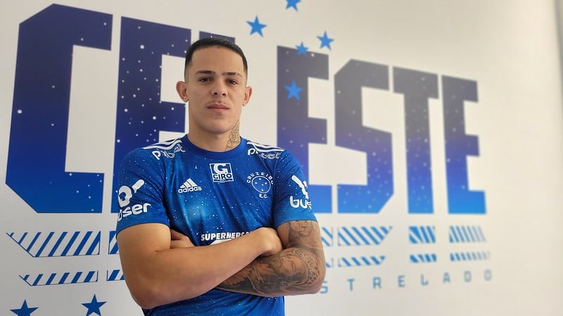 Jogador Wesley Gasolina celebra estreia pelo Cruzeiro - GP1