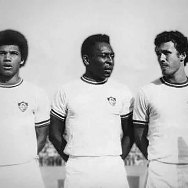 Pelé seria o jogador mais bem pago do mundo se atuasse hoje