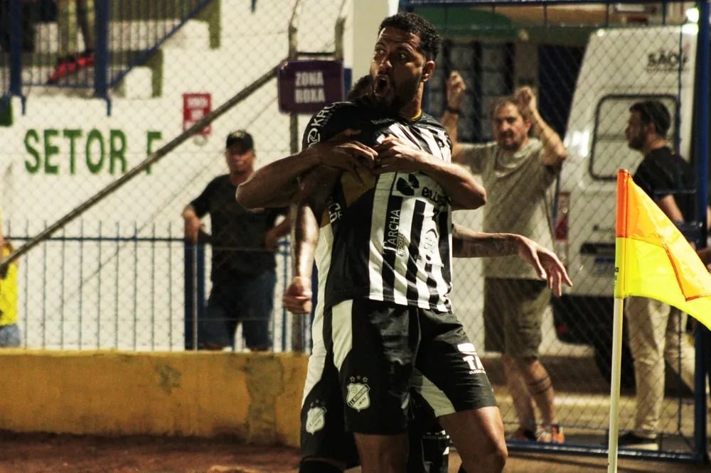 Fagner ultrapassa meia e se torna o sétimo jogador com mais assistências na  história do Corinthians