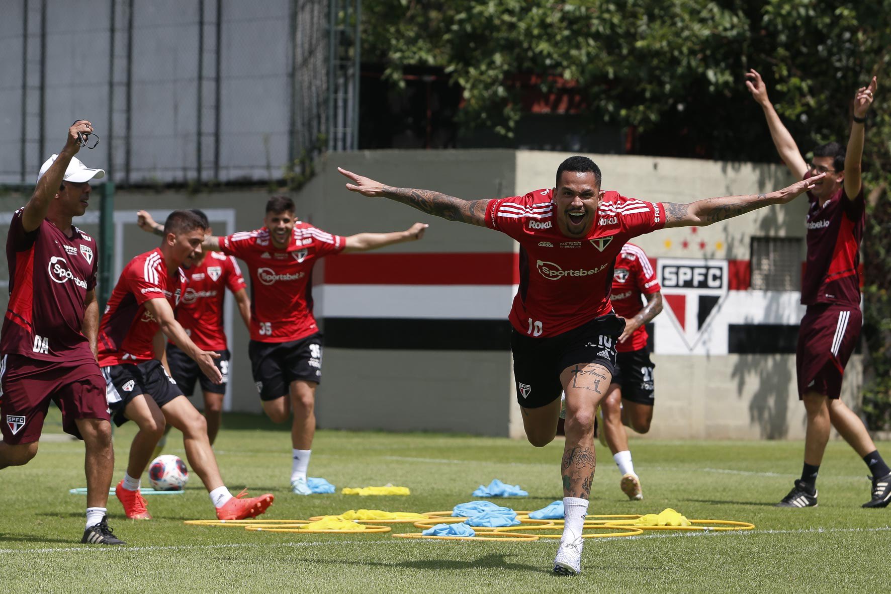 Rafinha - lateral-direito SPFC - Vídeo Dailymotion