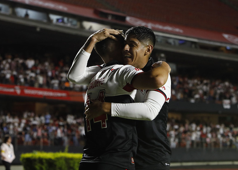 Ceni cita vantagem em calendário contra o Corinthians no passado e diz:  'Somos São Paulo, temos que superar' - Lance!