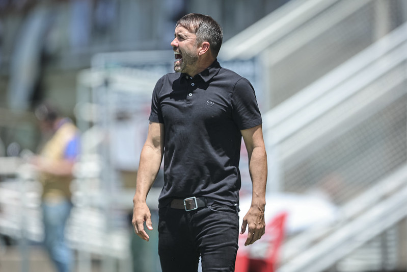 Rômulo Mendonça substitui Tiago Leifert e será a principal voz da Copa do  Brasil no streaming