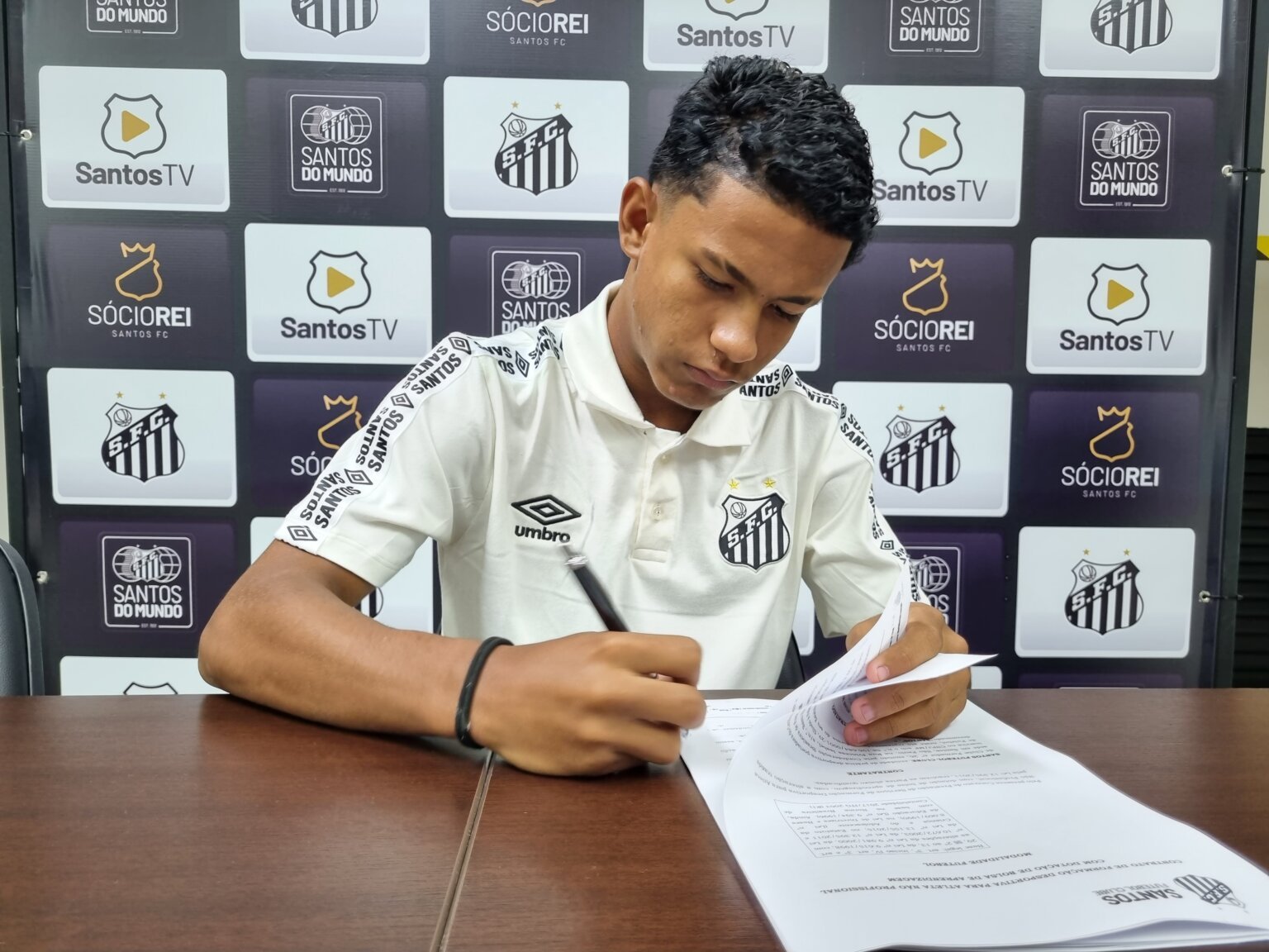 Santos faz parceria com clube do interior e contrata jogadores para o Sub-14