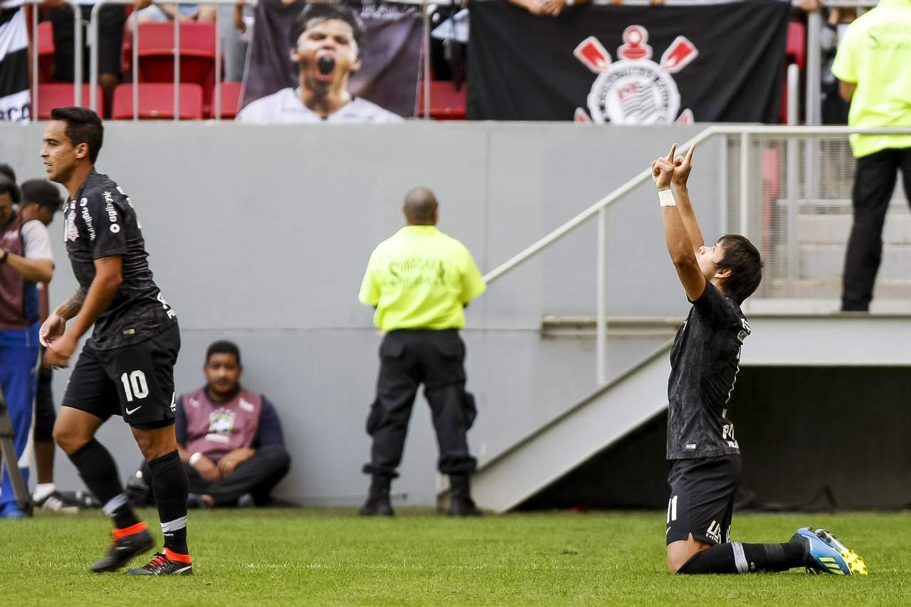 Tamires explains Corinthians' motivation in another Paulista feminino  final; interim coach enjoys the moment 