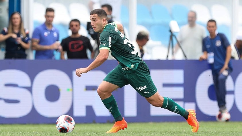 Paulistão on X: CRAQUE DO VERDÃO! Em mais uma temporada em alta, Raphael  Veiga, do @Palmeiras é o Craque do Campeonato neste Paulistão Sicredi.  #MelhoresDoPaulistão #Premiação #PaulistãoSicredi #FutebolPaulista   / X