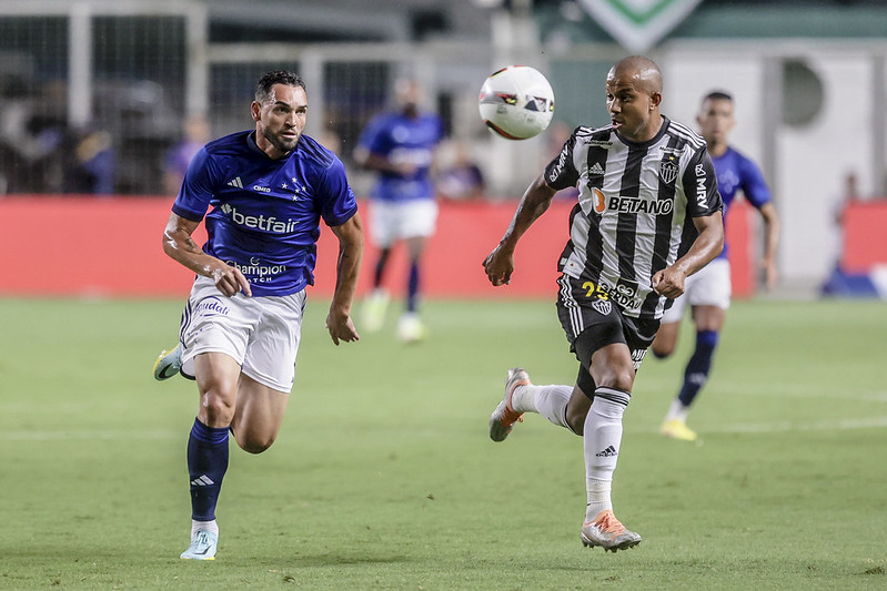 Criticado por torcedores do Cruzeiro, Nikão apaga perfil no Instagram -  Superesportes