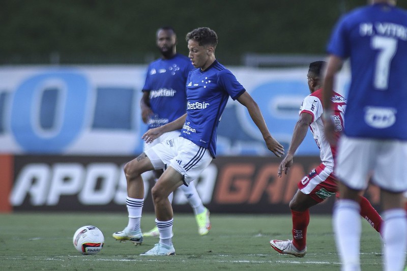 Cruzeiro 1 x 1 Democrata/SL. Jogo muito ruim e empate correspondente aos  dois times