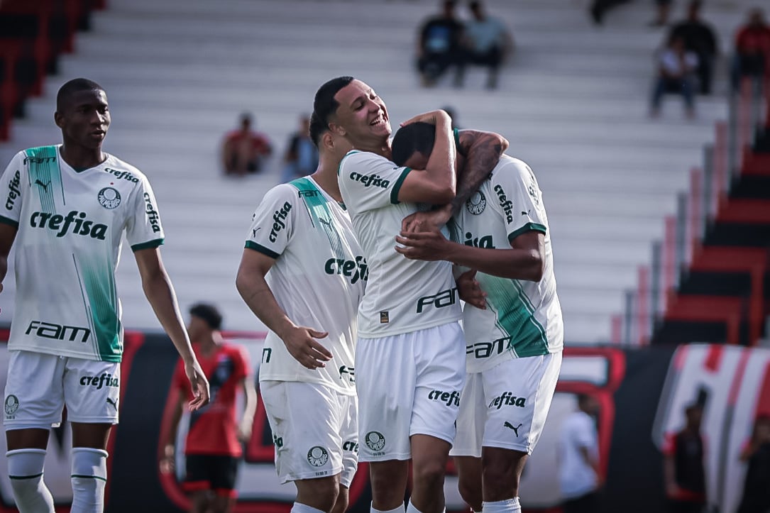 Gustavo Gómez do Palmeiras, durante a partida entre Avaí e Palmeiras, pela  14ª rodada do Campeonato Brasileiro Série A 2022, no Estádio da Ressacada  neste domingo 26. (Photo by pressinphoto/Sipa USA Stock