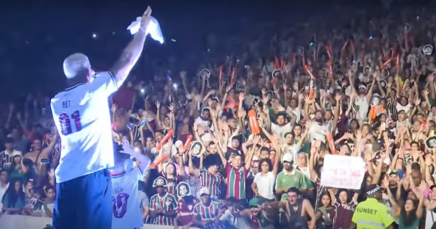 Rapper faz menção ao Flamengo durante apresentação de Marcelo no