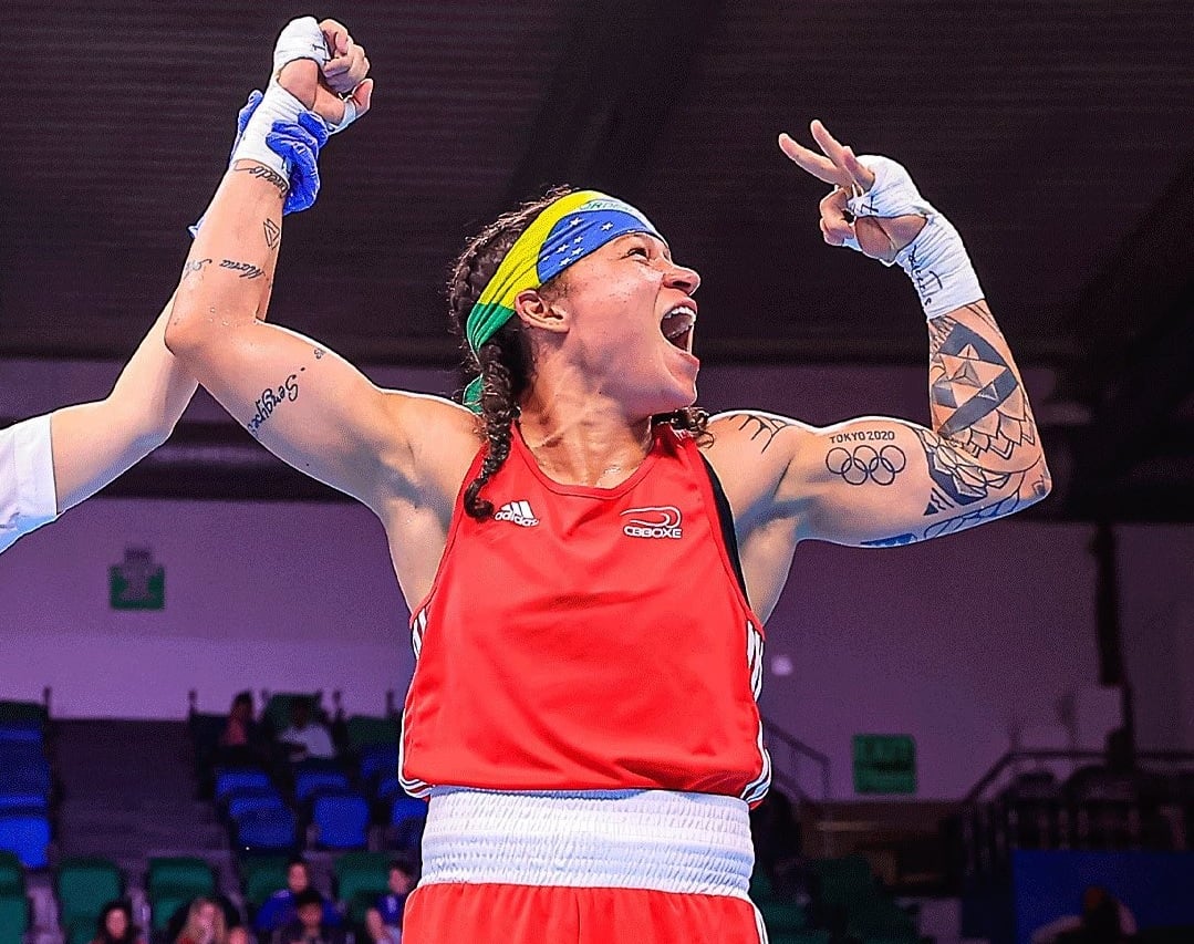 Boxeadora Bia Ferreira é inspiração para meninas e mulheres no