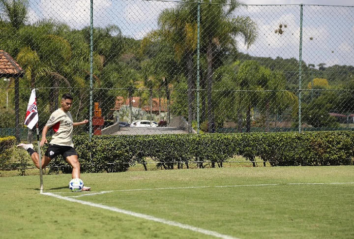 Wesley, ex-América, Palmeiras e Santos, anuncia fim da carreira