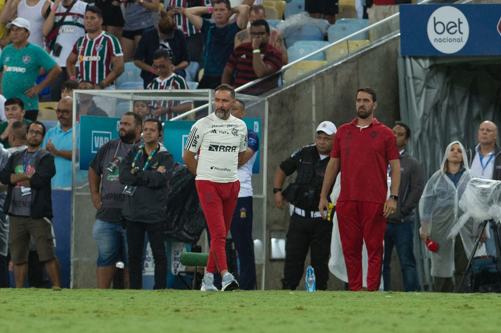 Vítor Pereira fala em 'falta de sorte' no calendário e explica