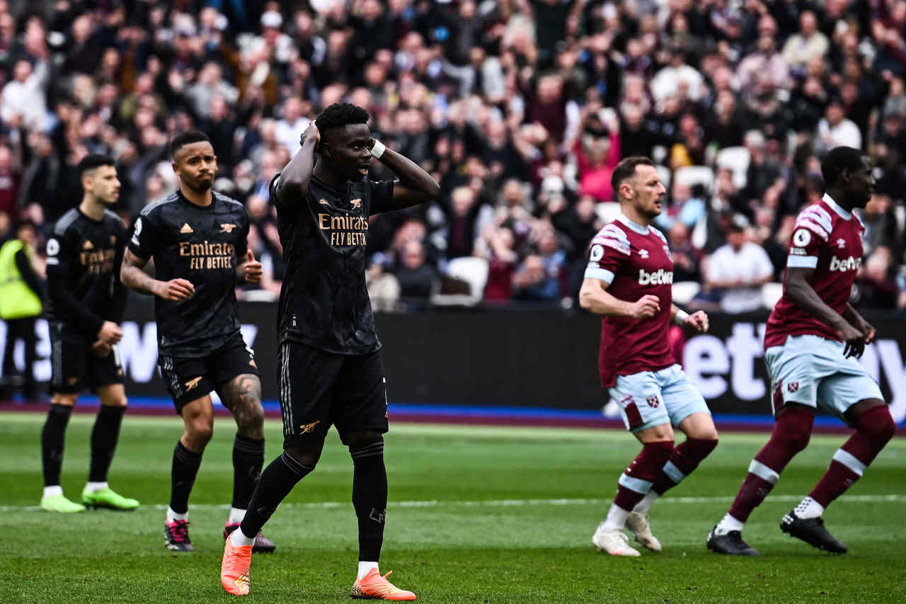 Arsenal cede empate contra o West Ham e vê vantagem na ponta do