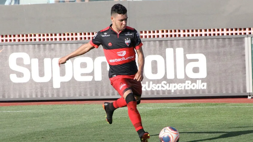 Camelô beija a careca de Sampaoli após ganhar uma camisa do Flamengo :  r/futebol