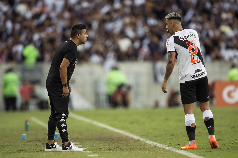 No Chipre, lateral ex-Vasco e Atlético-MG busca volta por cima e lamenta  erros do passado: 'Aprendi pela dor' - Lance!