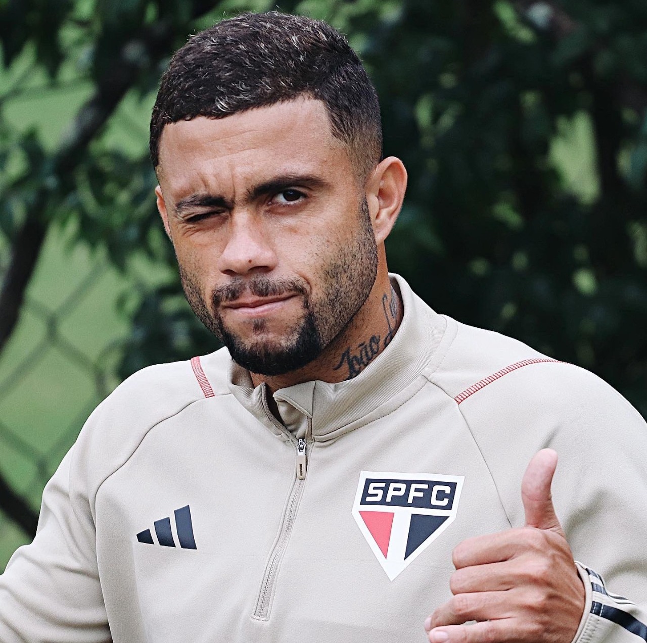 Sumiço' de patrocínio em camisa do São Paulo é explicado por revisão de  contrato