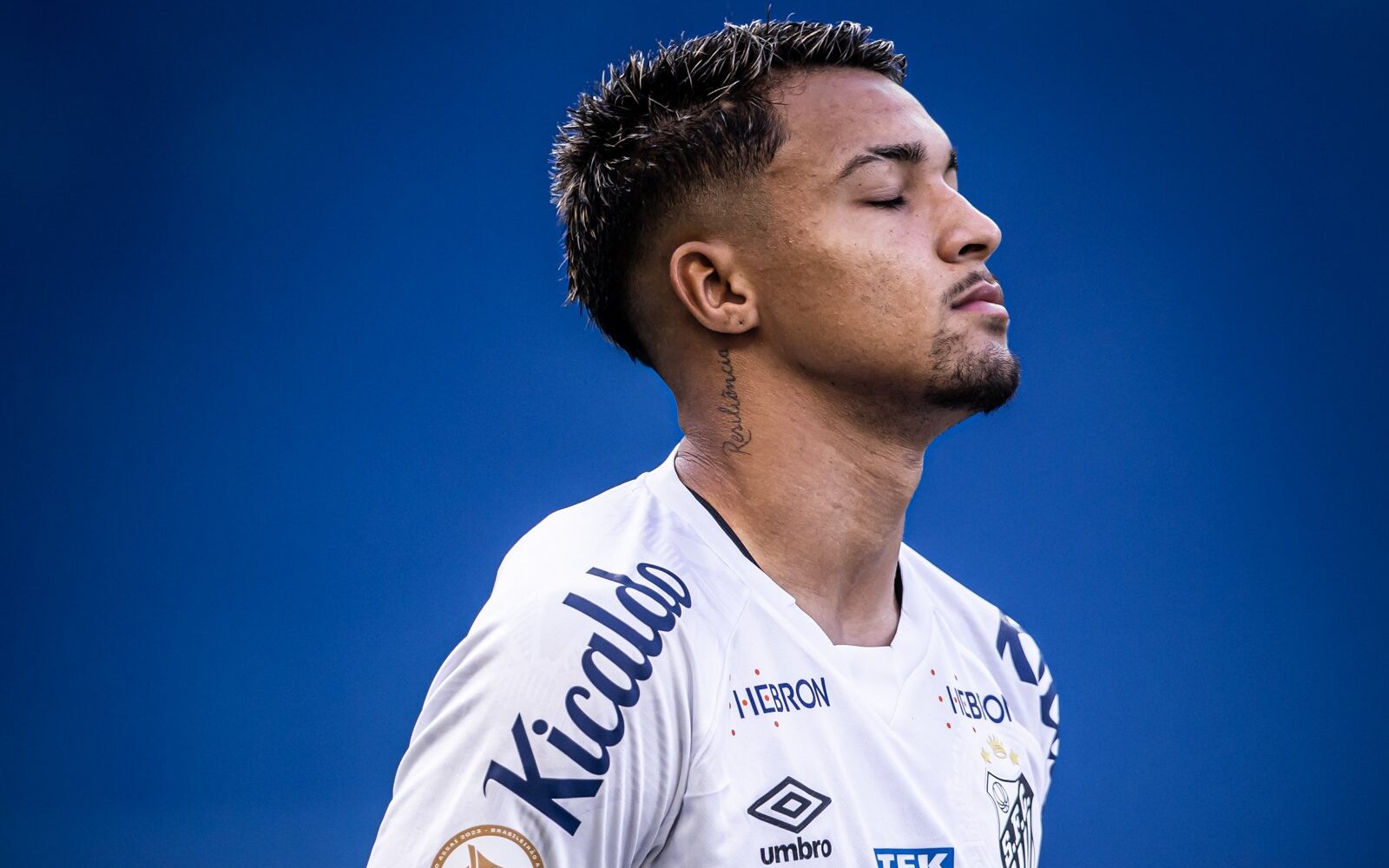 Douglas Santos vibra com título do Campeonato Russo e mira convocação para  Seleção - Lance!