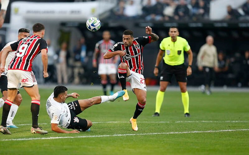 Dorival dispara contra arbitragem após empate do São Paulo em clássico:  'Foi lamentável o que aconteceu aqui hoje' - Lance!