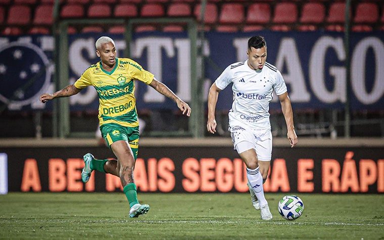 Ariel Cabral chega aos 150 jogos pelo Cruzeiro e busca vaga de titular -  Lance!